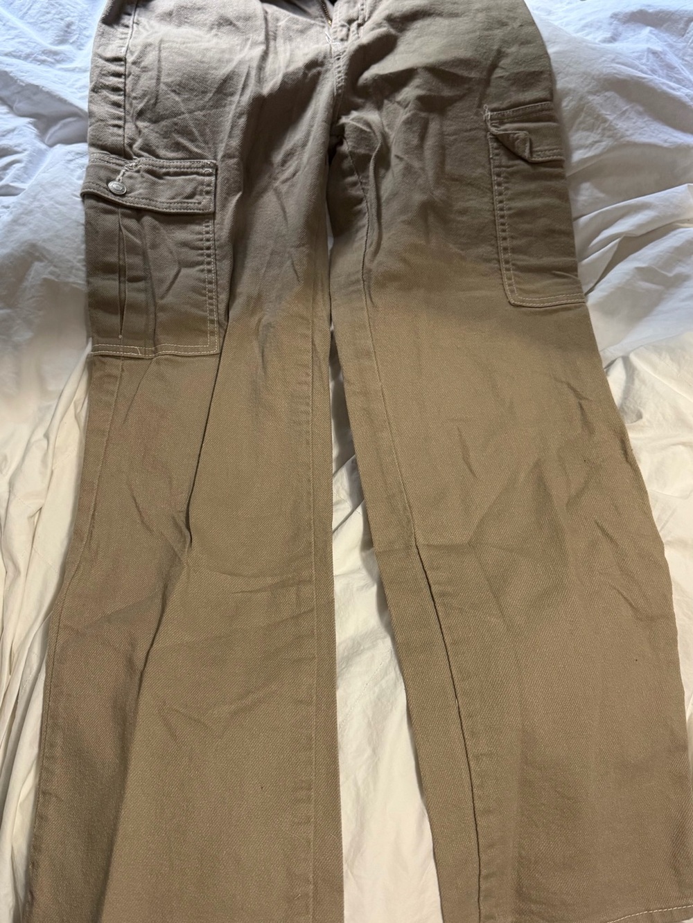 Women's Straight-Leg Cargo Pants in Khaki